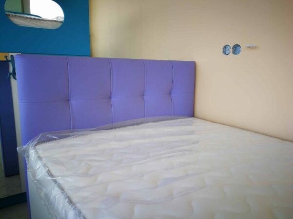 Детска стая по поръчка с тапицирано двуетажно легло